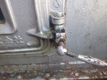 集塵機　フィルタ室扉ハンドル交換